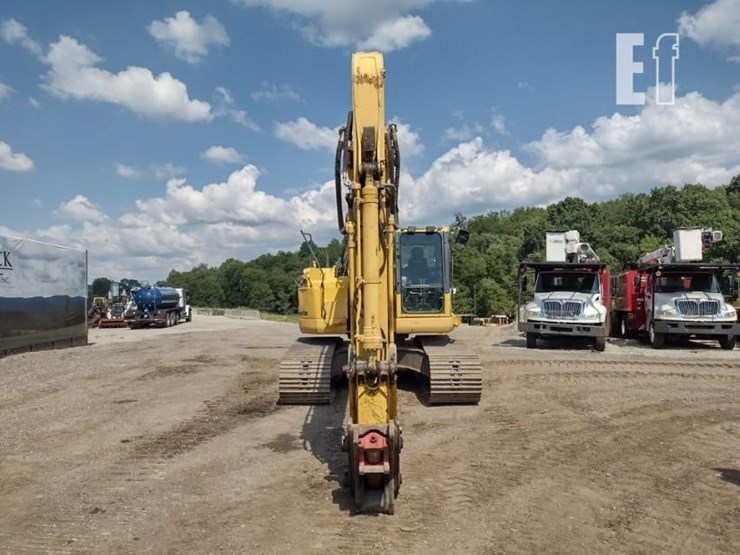 2011-komatsu-pc228us-lc-8-image-2