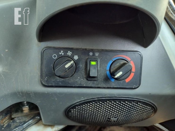2016-bobcat-t770-image-11
