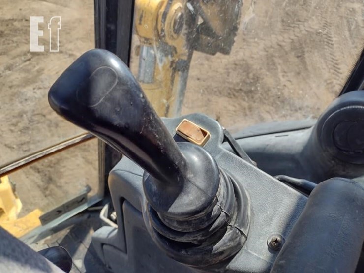 2010-deere-710j-image-13