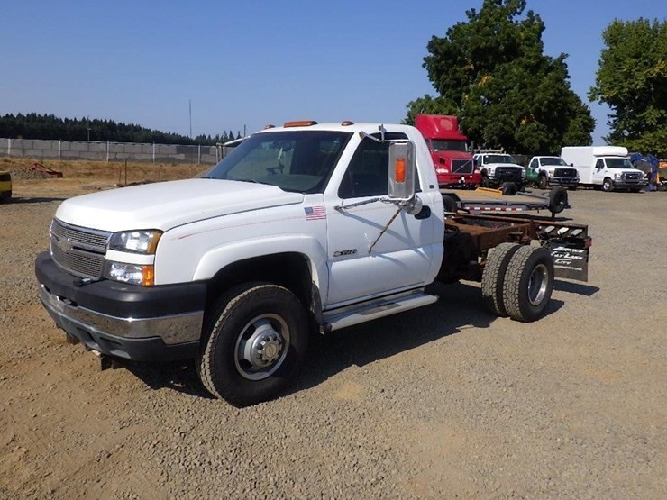 2005-chevrolet-3500-image-1