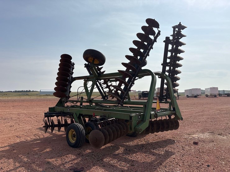 john-deere-235-image-8