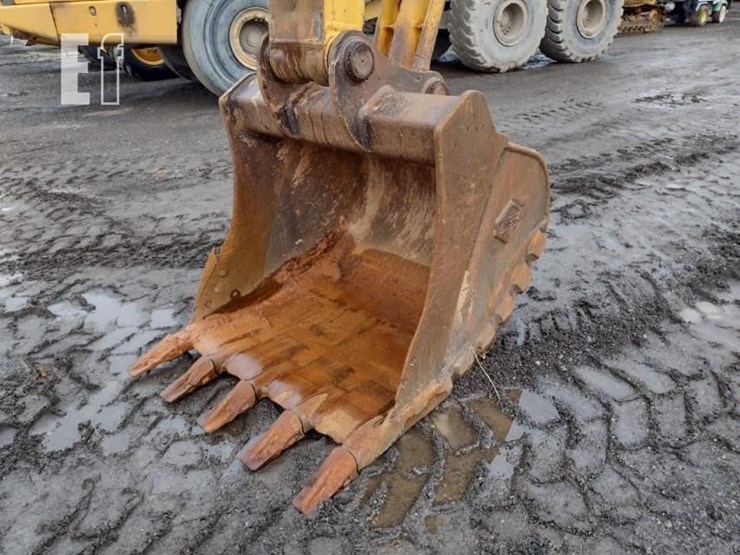 2017-komatsu-pc240-lc-11-image-19