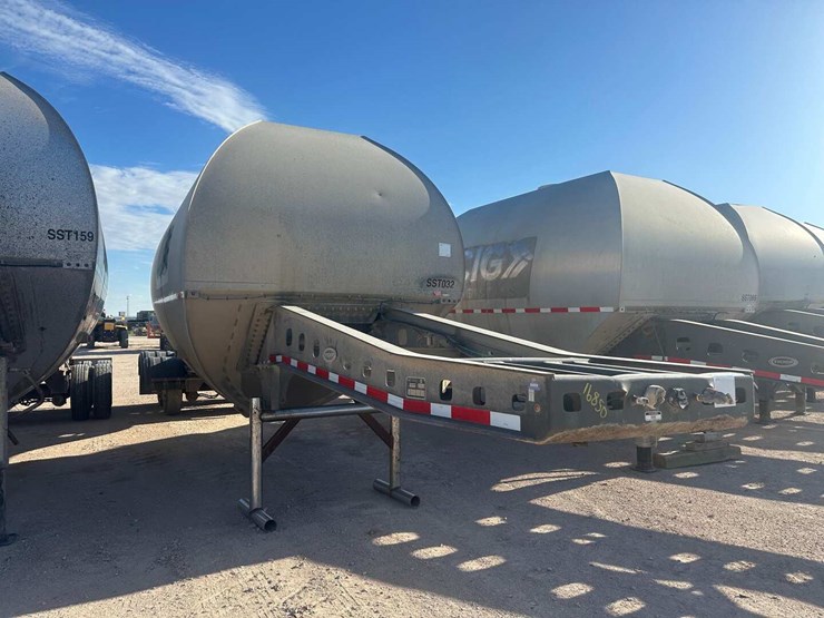 2018-ty-crop-manufacturing-ltd-dry-bulk-pneumatic-trailer-image-2