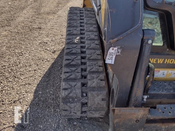 2015-new-holland-c232-image-25