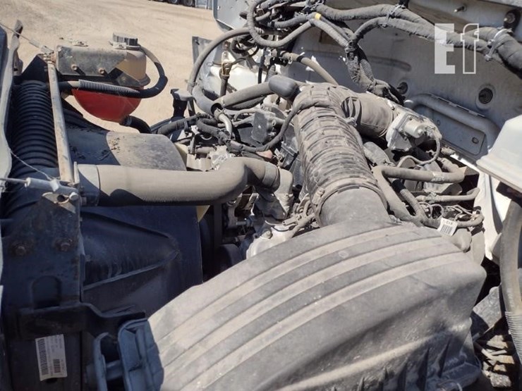 2015-ford-f650-image-26