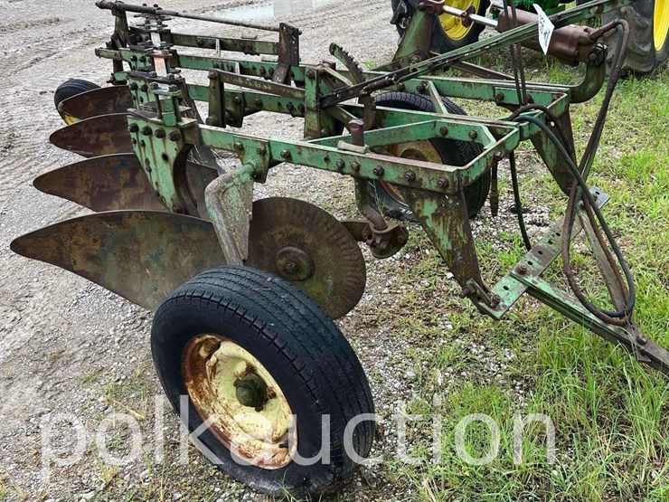 john-deere-model-555h-4btm-pull-type-plow-image-1