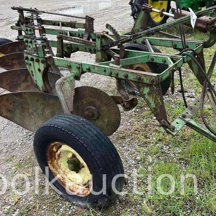 JOHN DEERE MODEL 555H 4BTM PULL TYPE PLOW