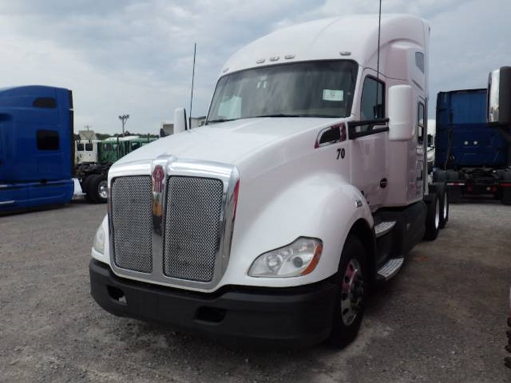 2016-kenworth-t680-image-1