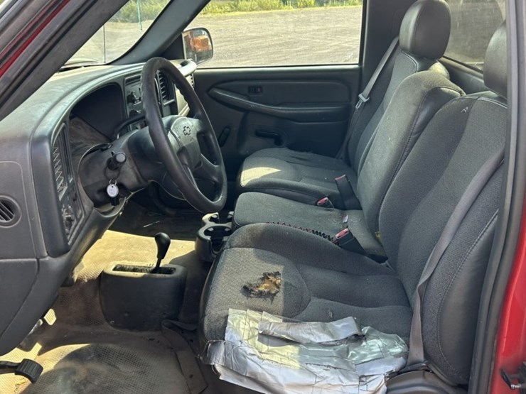 2003-chevrolet-2500hd-image-26