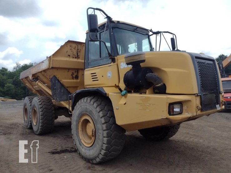 2005-deere-300d-image-44