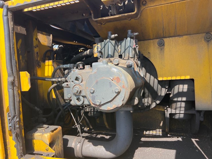 komatsu-pc400-lc-6-image-16