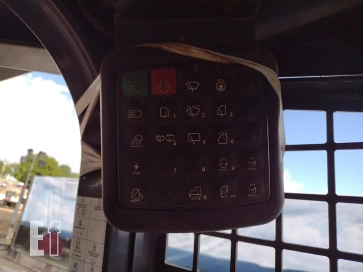 deere-650k-xlt-image-12