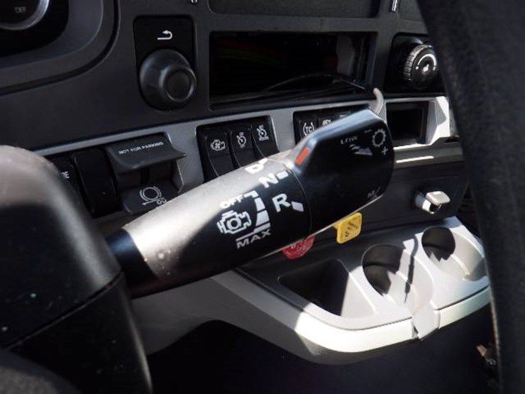 2021-kenworth-t680-image-9