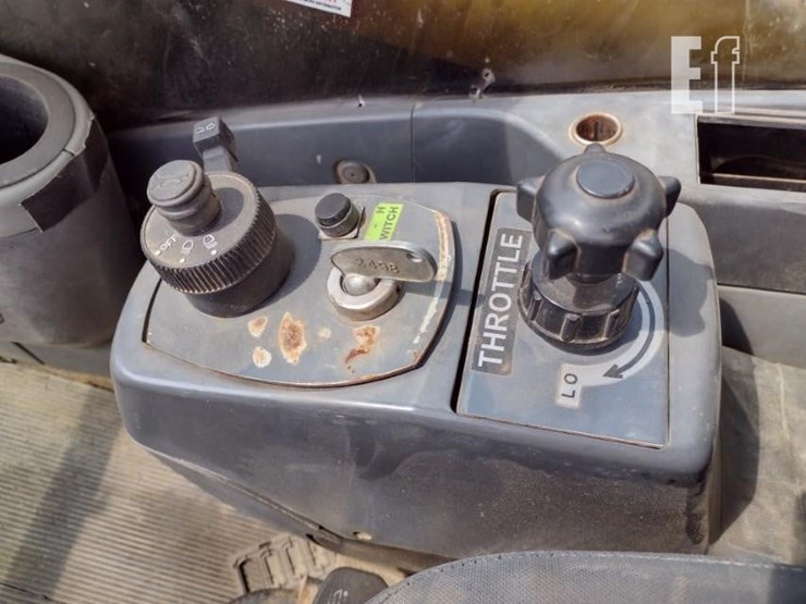 2015-morooka-mst2200vd-image-9