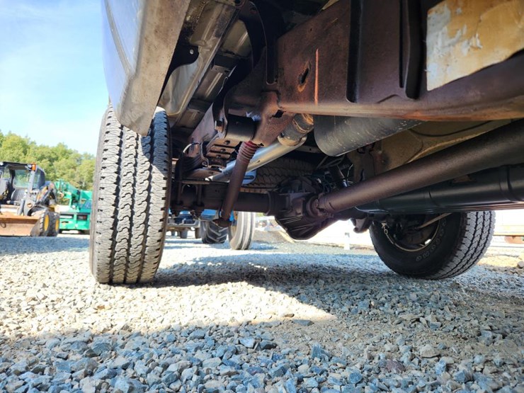 2014-chevrolet-2500-image-31