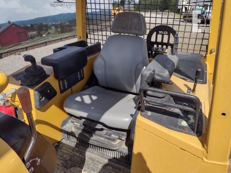 2004-deere-650h-image-12
