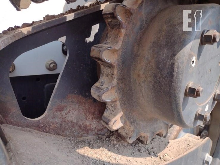 2012-bobcat-t750-image-22