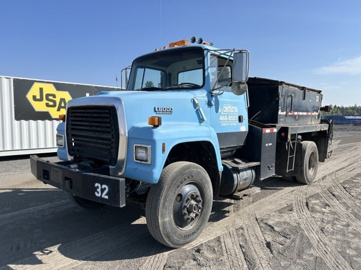 1992-ford-l8000-image-1