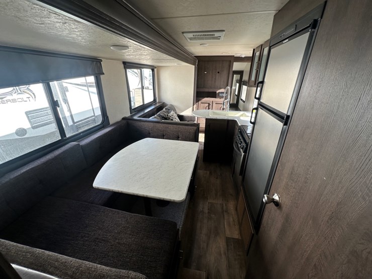2018-forrest-river-cruise-lite-camper-image-12