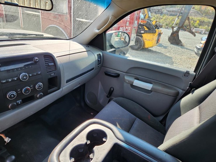 2014-chevrolet-2500-image-38