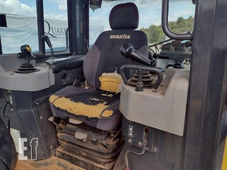 2015-komatsu-d61ex-23-image-17