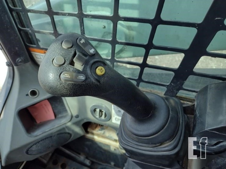 2017-bobcat-s570-image-9