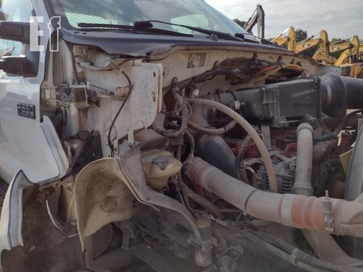 2013-ford-f650-xlt-image-19