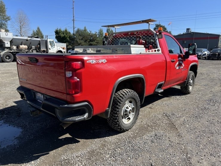 2020-chevrolet-silverado-2500-image-4