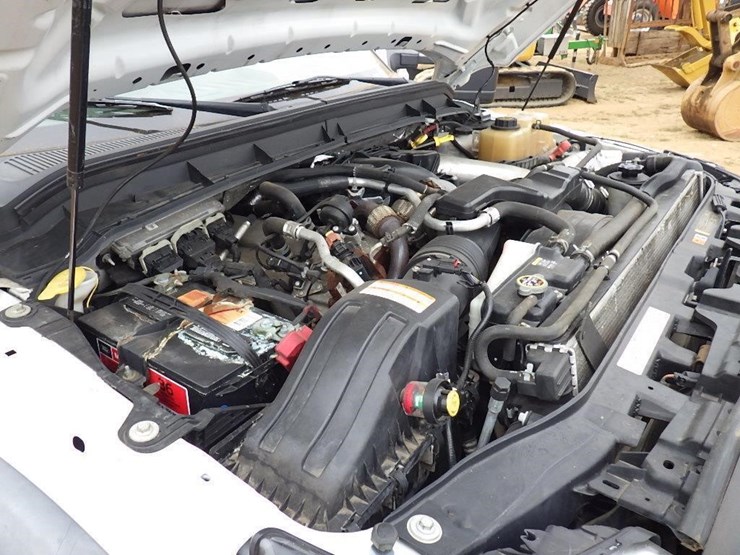 2011-ford-f550-image-18