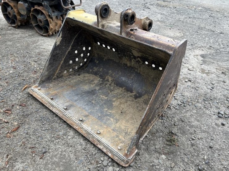 komatsu-pc120-image-1