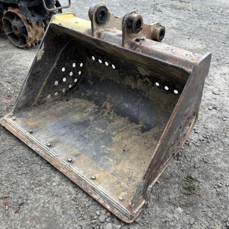 KOMATSU PC120