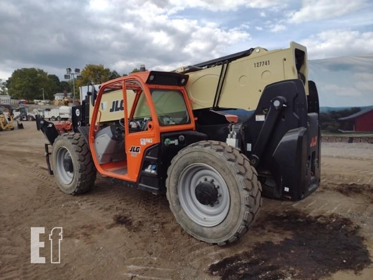 2023-jlg-1055-image-33