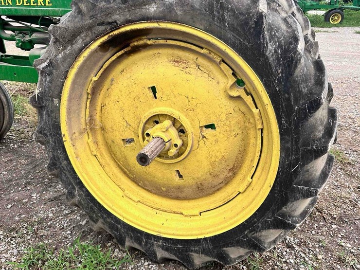 john-deere-b-image-11