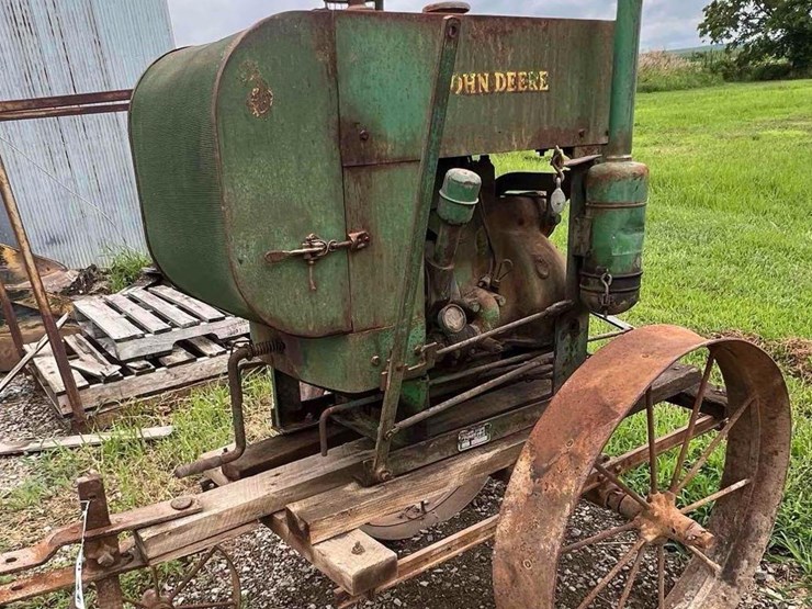 john-deere-luc-image-1