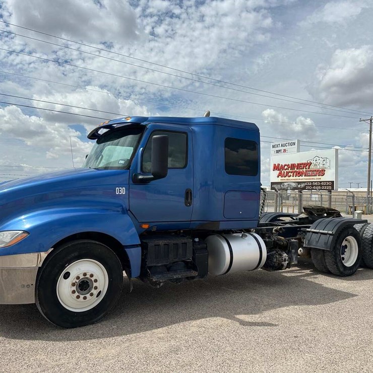 2018 INTERNATIONAL LT