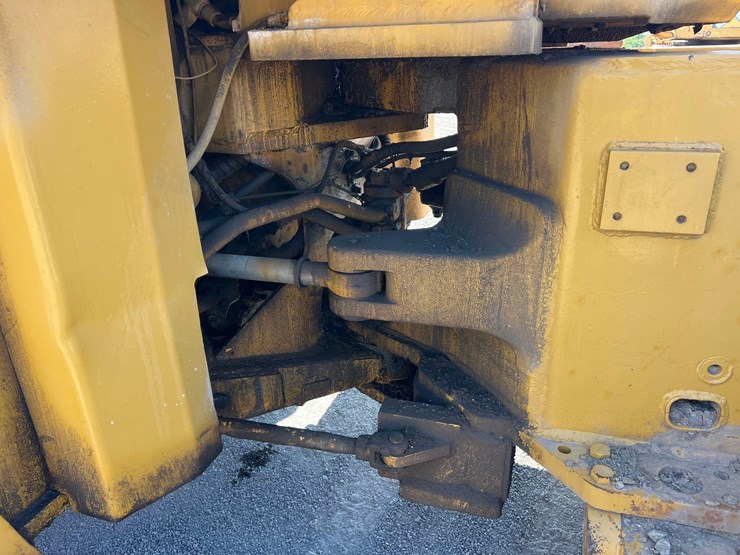 caterpillar-825b-image-10