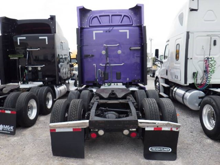 2018-peterbilt-579-image-8