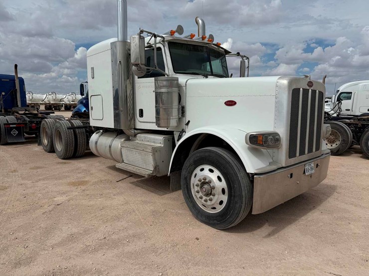 2016-peterbilt-389-image-2