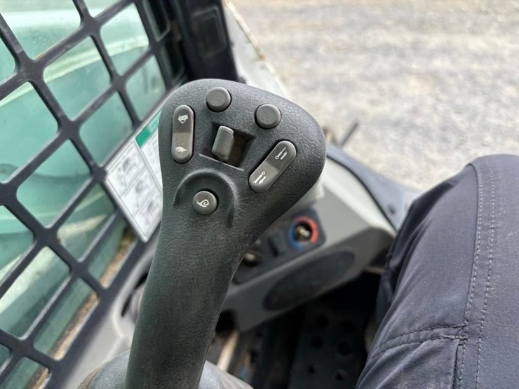 2018-bobcat-s570-image-22