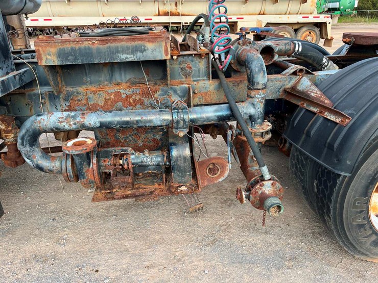 1992-mack-rd688s-image-17
