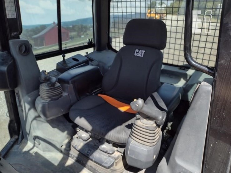2021-caterpillar-d3-image-16