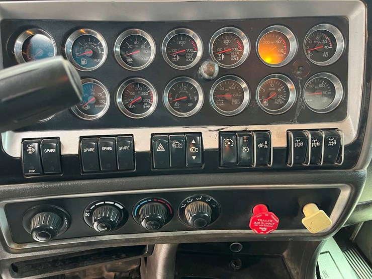2014-kenworth-t800-image-6