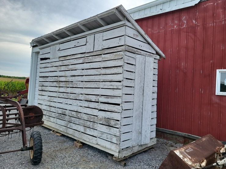 wood-corn-crib-w/steel-roof-image-13