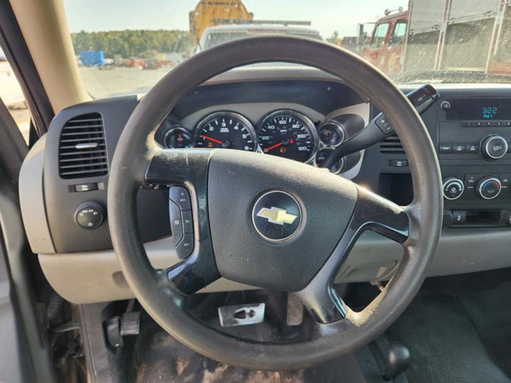 2014-chevrolet-2500-image-41