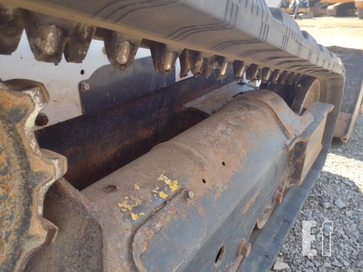2020-bobcat-t590-image-31