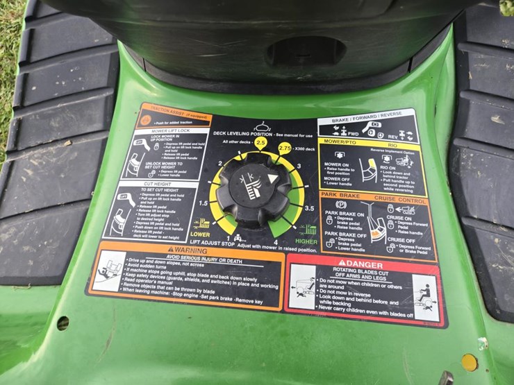 2014-john-deere-x304-image-5