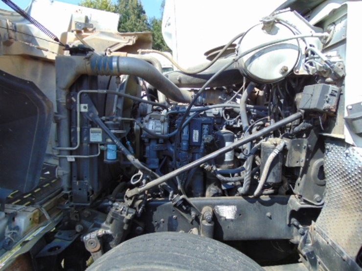 2004-mack-ch613-image-8
