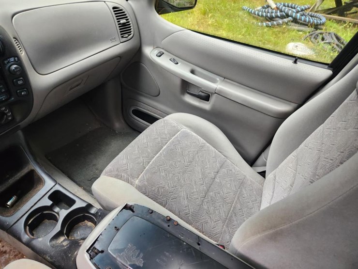 1998-ford-explorer-xlt-image-27