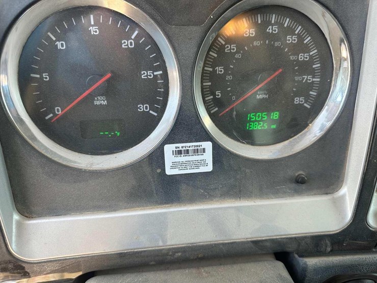 2013-kenworth-t800-image-11