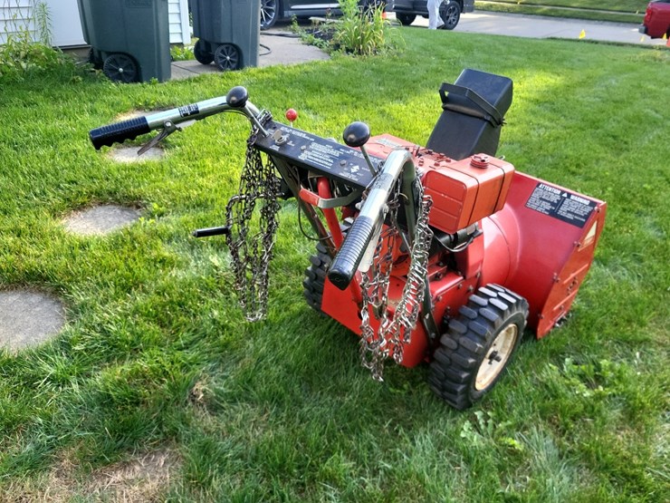 toro-826-walk-behind-snowblower-image-3